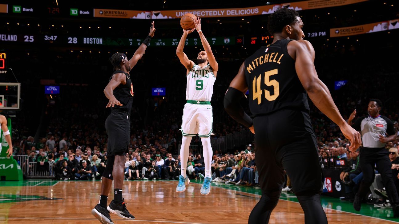 Derrick White continues heater as Celtics burn Cavs in Game 1