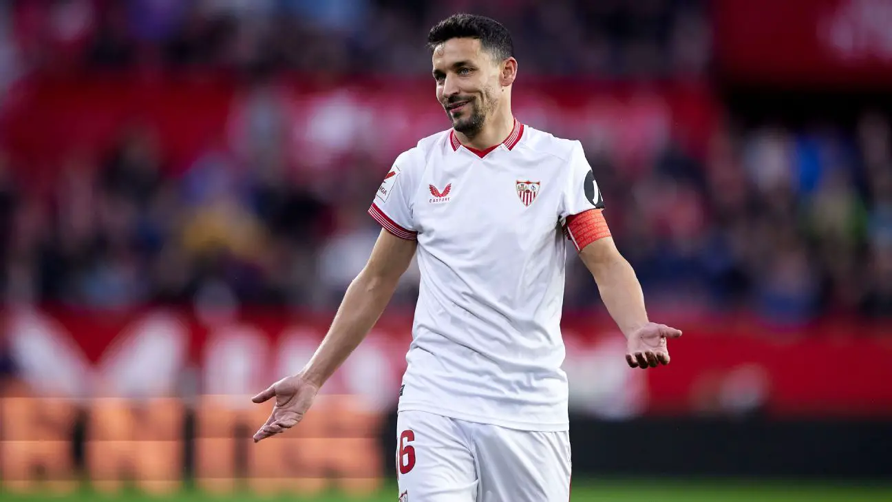 Jesús Navas agrees lifetime Sevilla deal after exit U-turn