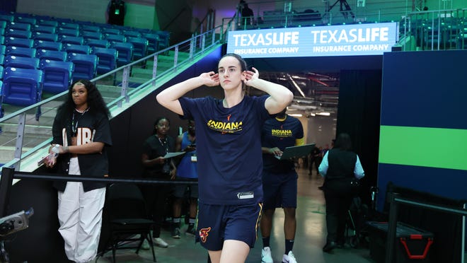 Caitlin Clark, Indiana Fever vs Dallas Wings live updates: score, stats