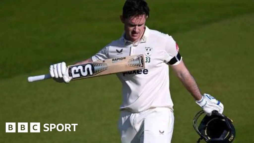 Kent-Worcestershire: Roderick ton helps Pears remember Josh Baker