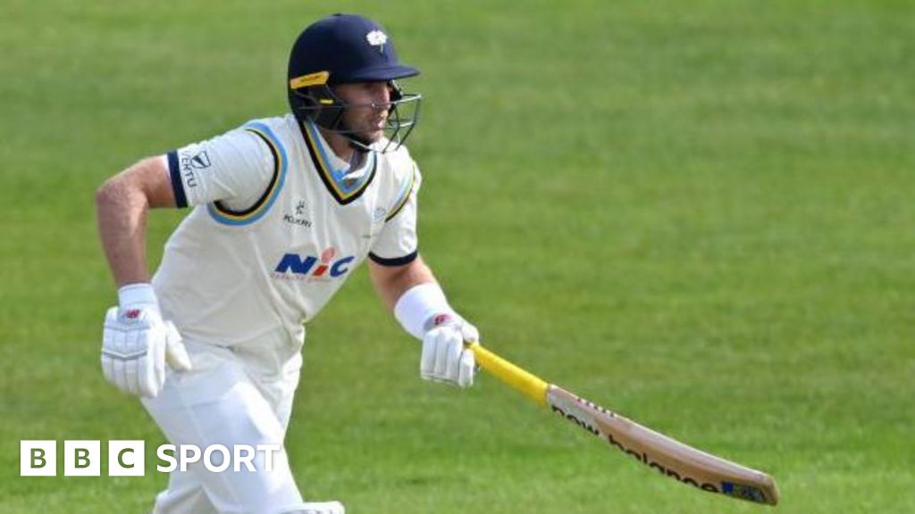 County Championship: Yorkshire well-placed to beat Glamorgan