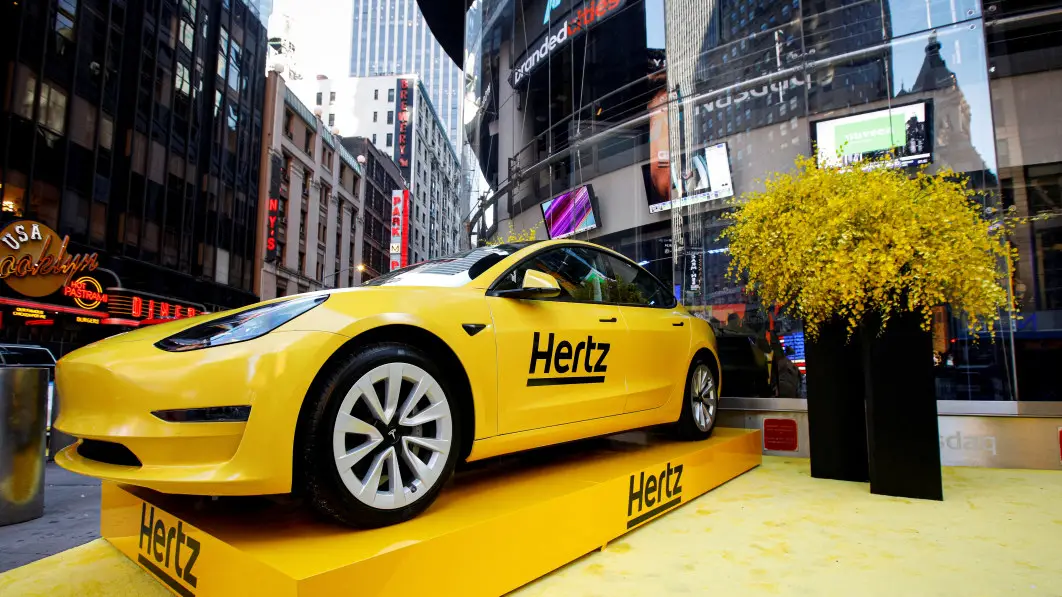 Hertz hits Tesla rental customer with $277 ‘refueling’ fee