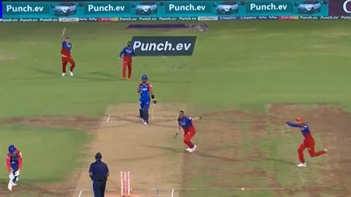 Virat Kohli’s Usain Bolt-Like Run, Fiery Celebration On DC Star’s Dismissal Is Viral. Watch