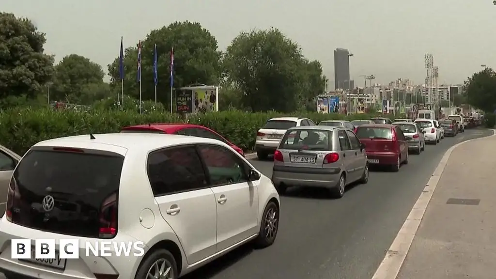 Balkans hit by blackouts as heatwave persists