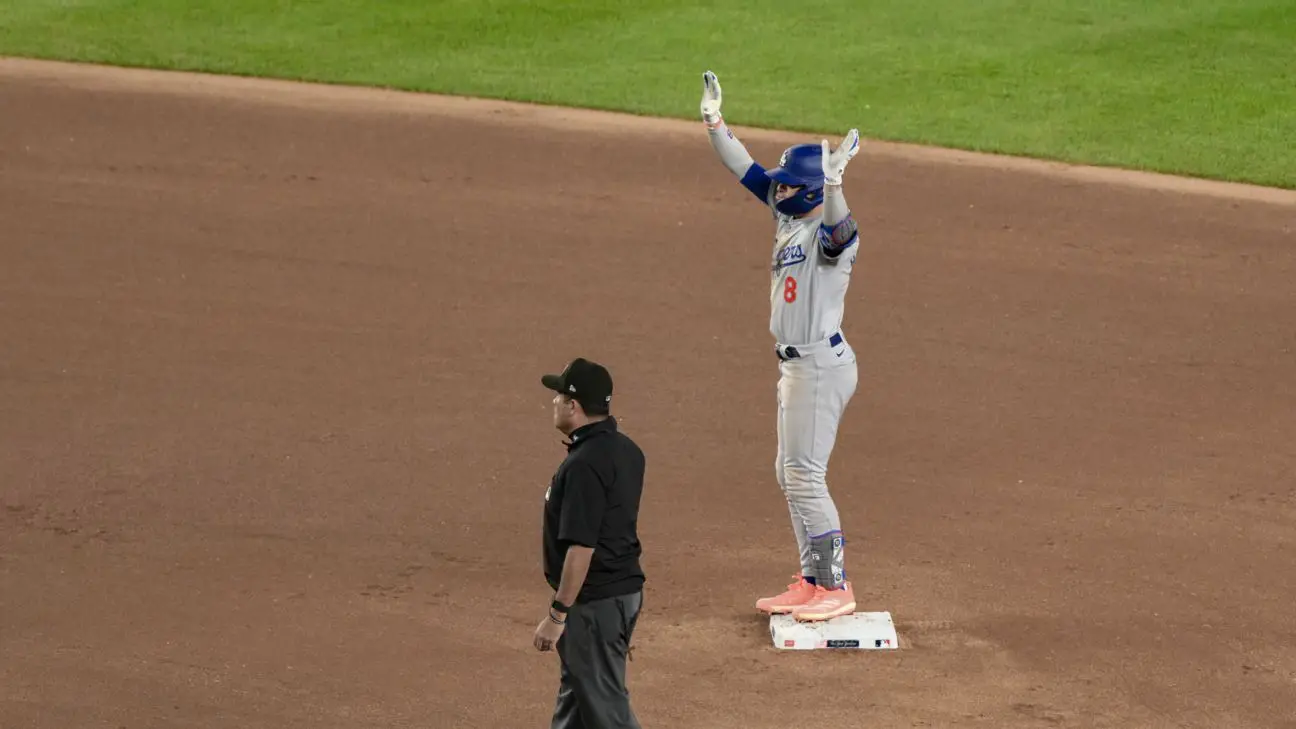 Dodgers’ Kiké Hernández makes error during in-game interview