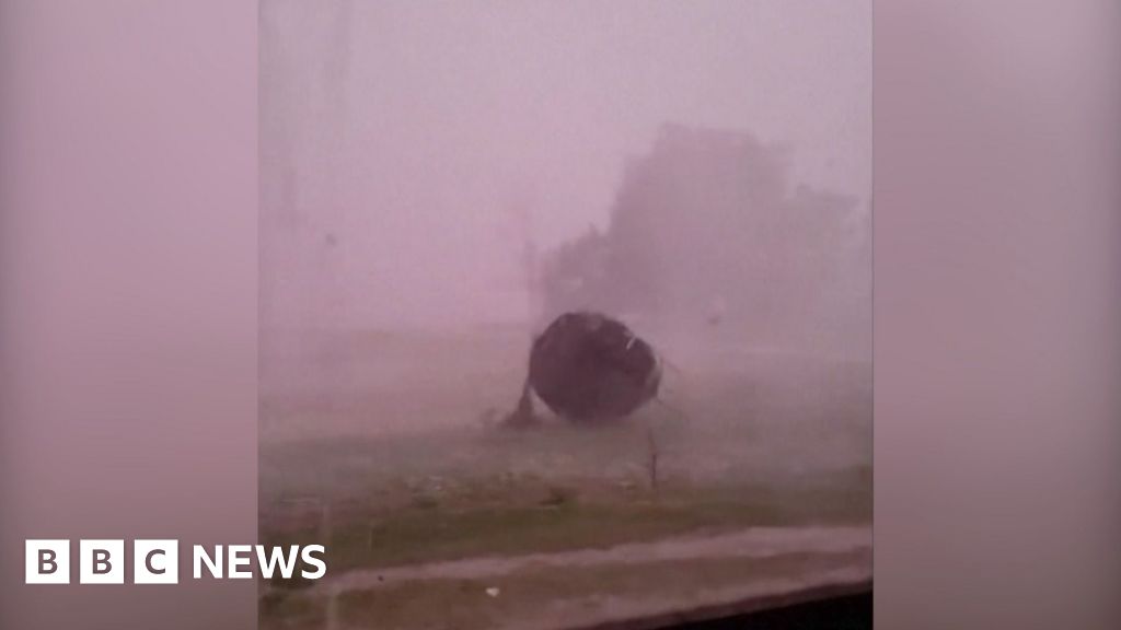 Trampoline hits house and blows away in US storm