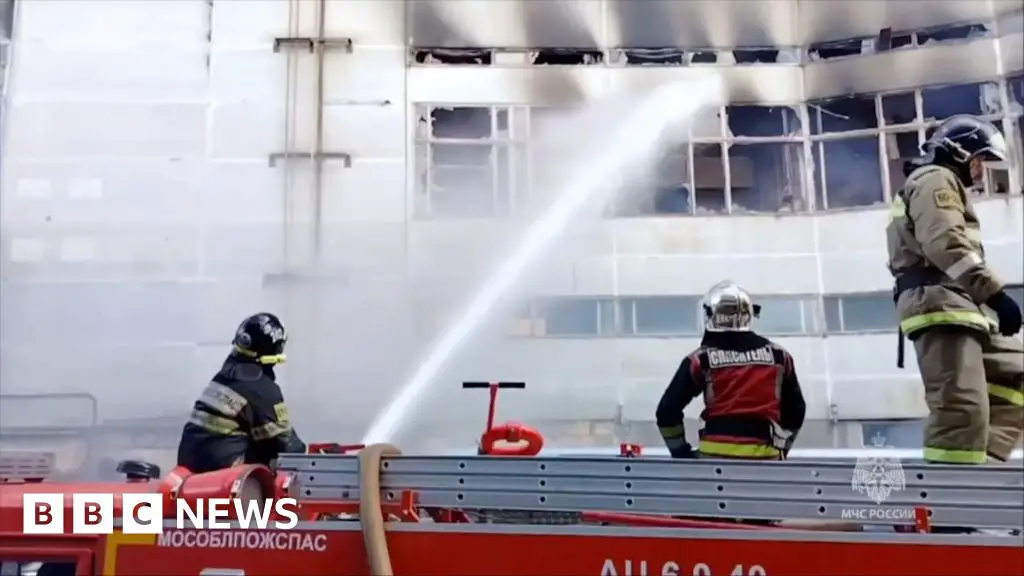 Firefighters battle deadly fire in city office building