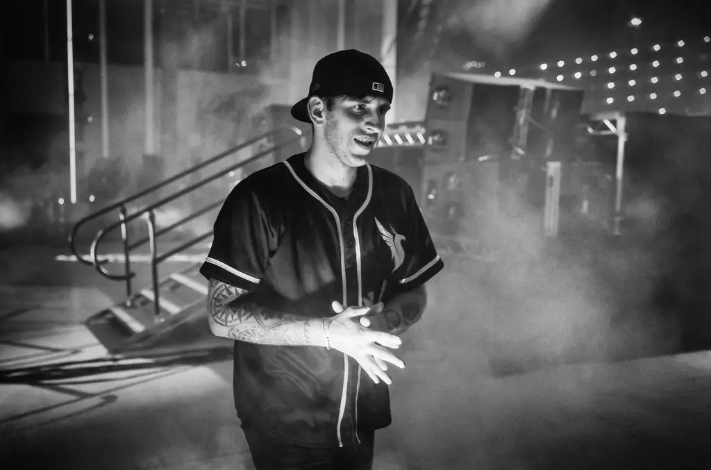 Illenium Responds to AI Poster Art Criticism