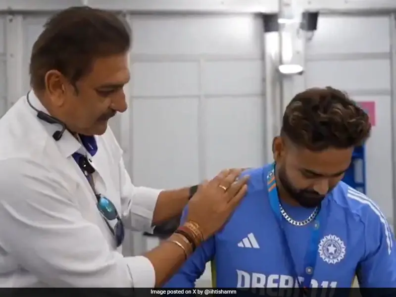 “Teary Eyed…”: Ravi Shastri Gets Emotional As He Presents ‘Best Fielder’ Award To Rishabh Pant