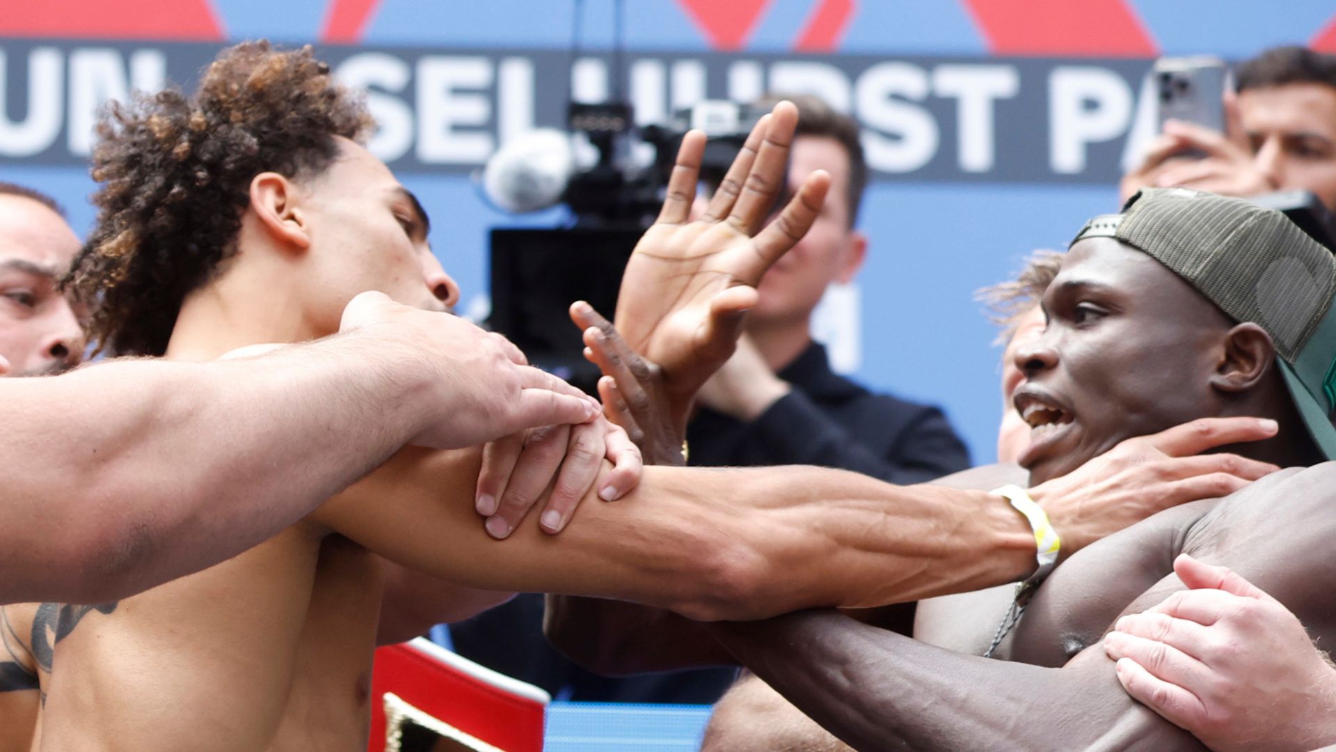 Whittaker shoves opponent as Billam-Smith & Riakporhe won't back down