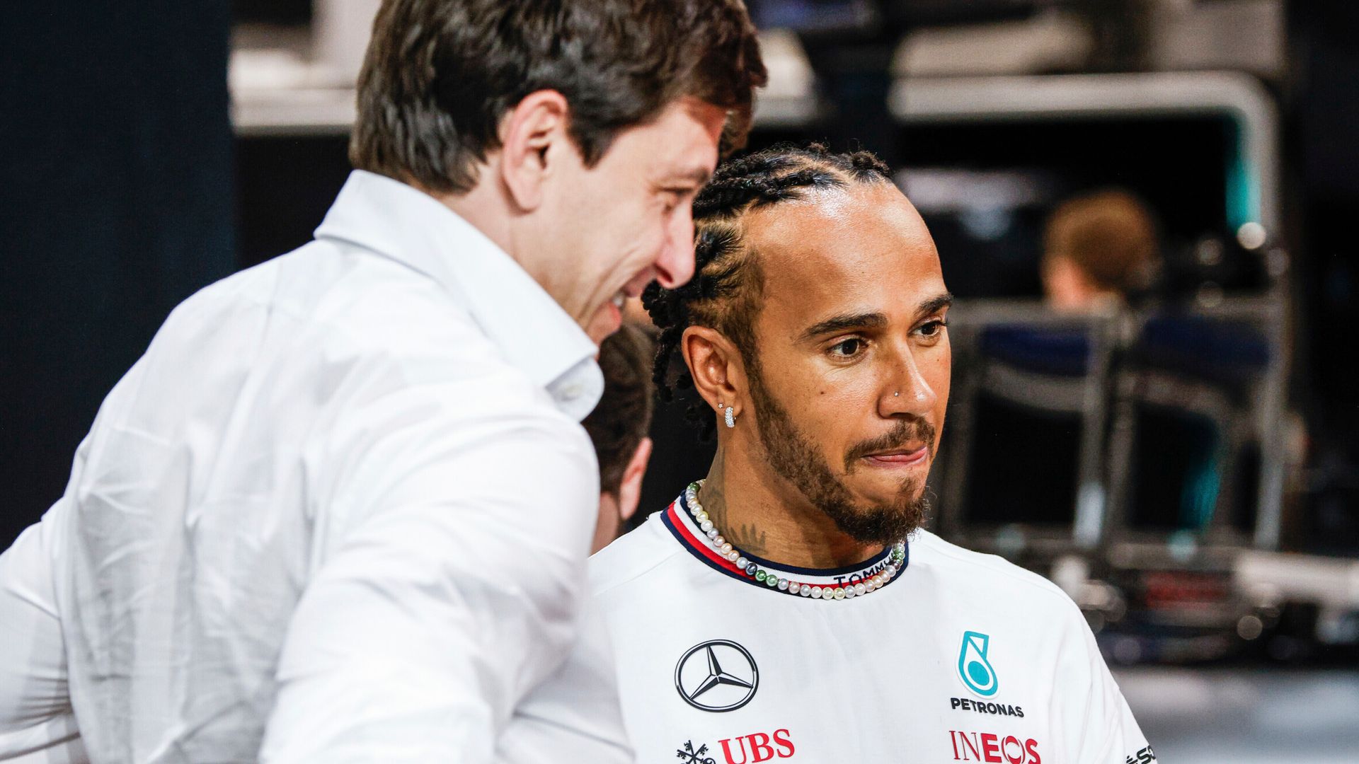 Mercedes refer Hamilton 'sabotage' email to police