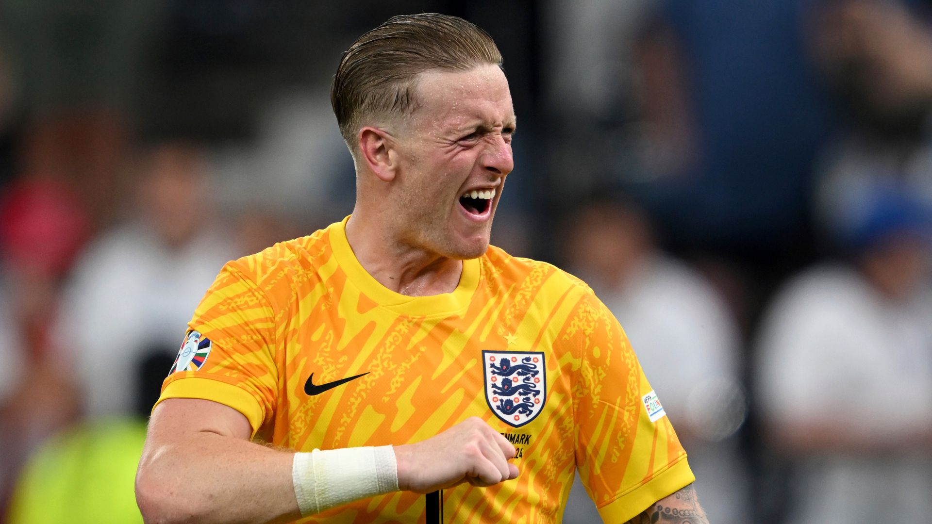 Why is Pickford kicking it long? | England's pressing issue