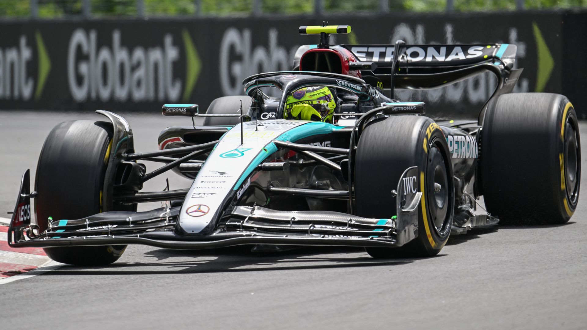 Hamilton sets stunning final practice pace ahead of Canada qualifying