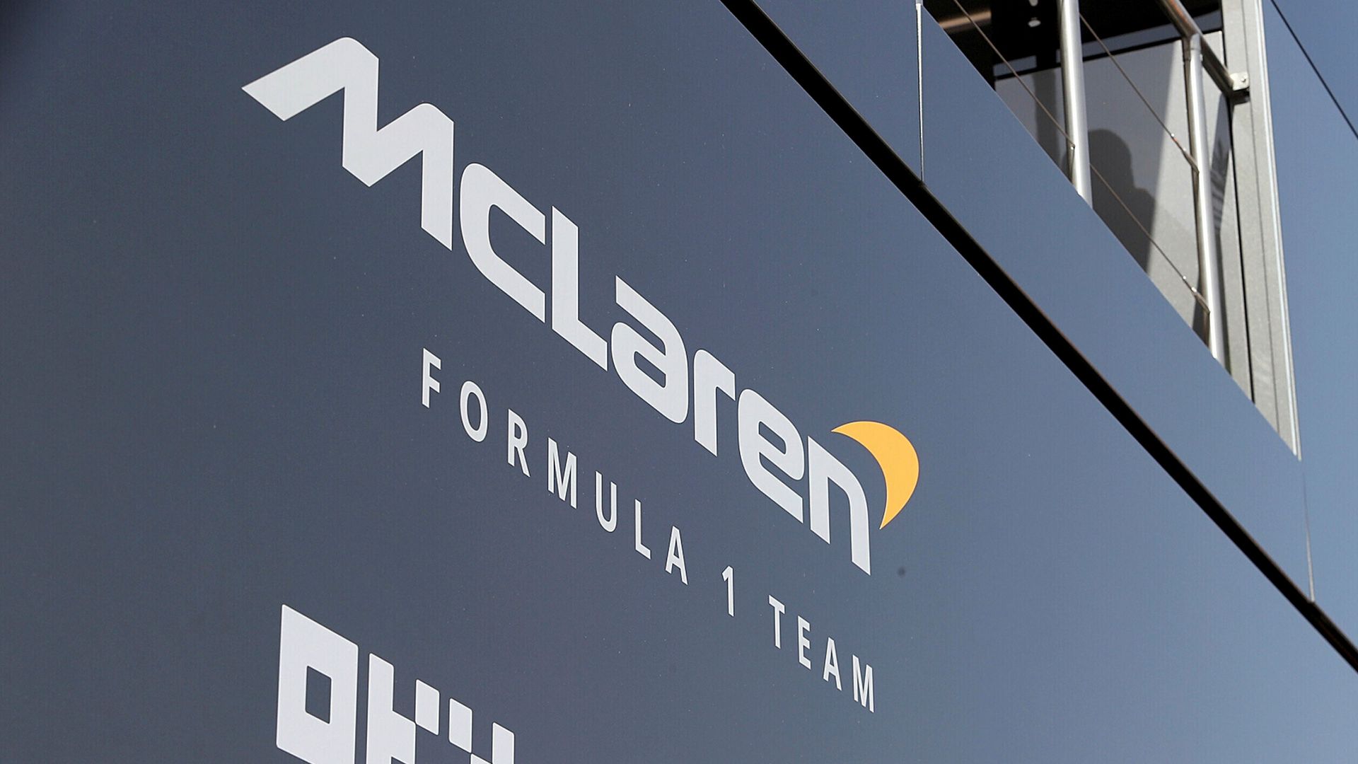 Fire causes McLaren hospitality suite to be evacuated before practice