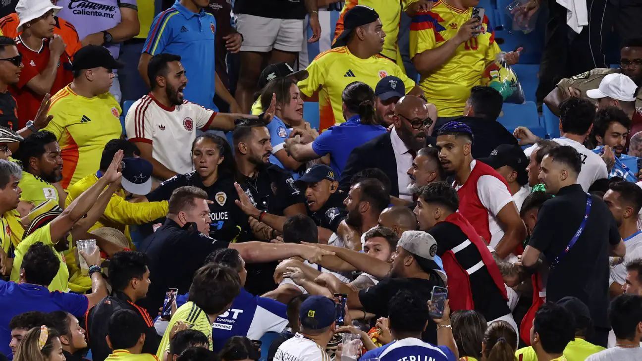 Darwin Núñez, Uruguay players jump in stands after Copa loss