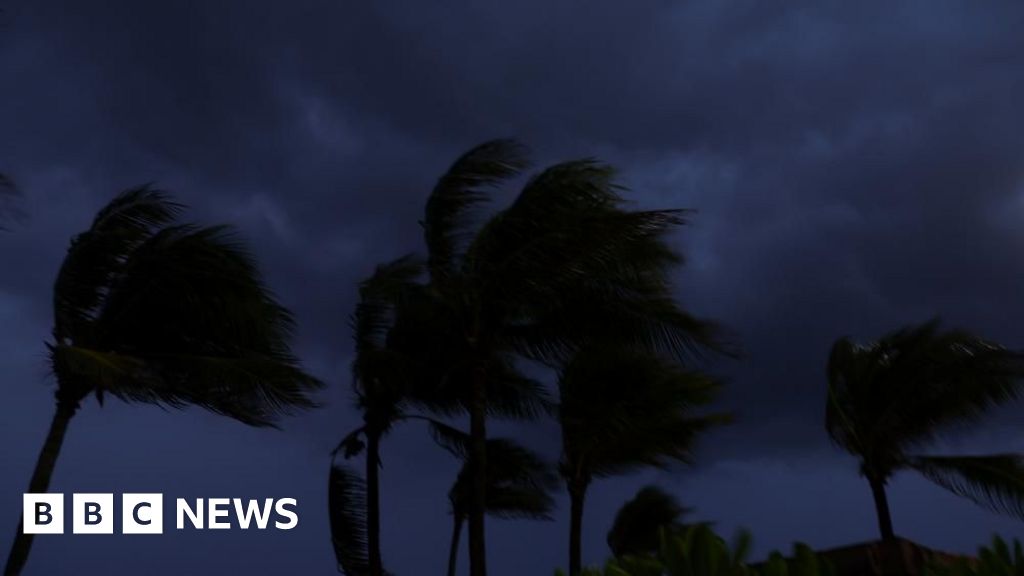 Hurricane Beryl batters Mexico’s Yucatán Peninsula