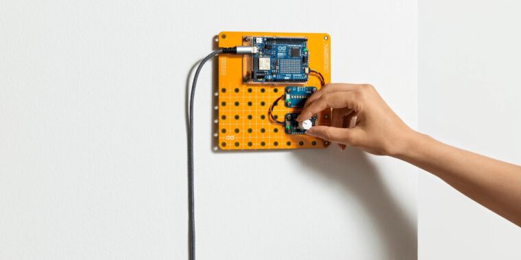 Arduino’s Plug and Make Kit lets your hacking imagination run wild, sans solder