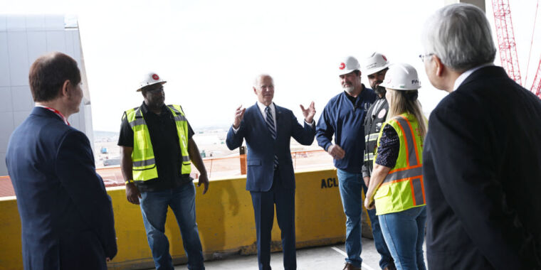 Biden rushes to avert labor shortage with CHIPS act funding for workers