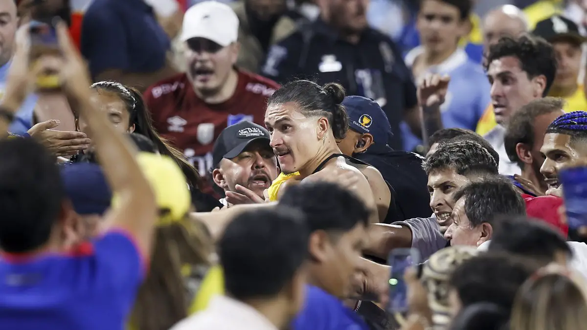 Liverpool footballer Núñez clashes with Colombia fans