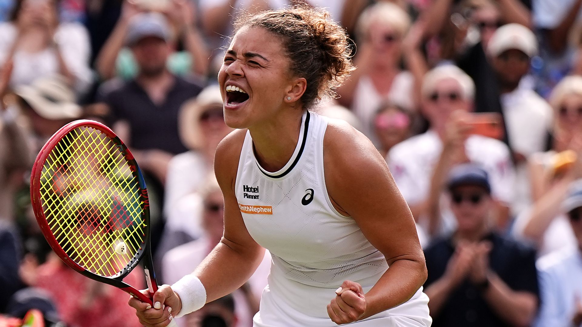 Paolini defeats tearful Vekic in record-breaking Wimbledon semi-final