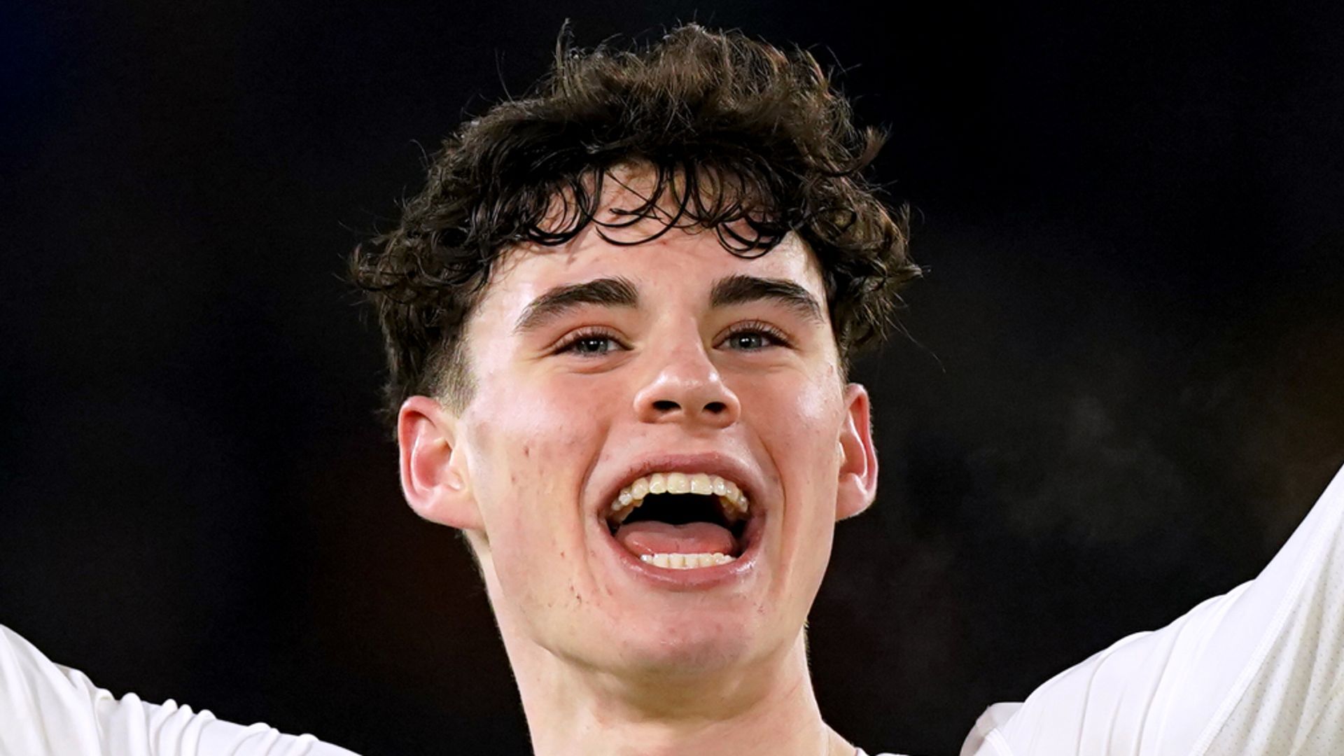 Spurs sign teenager Gray from Leeds with Rodon heading other way