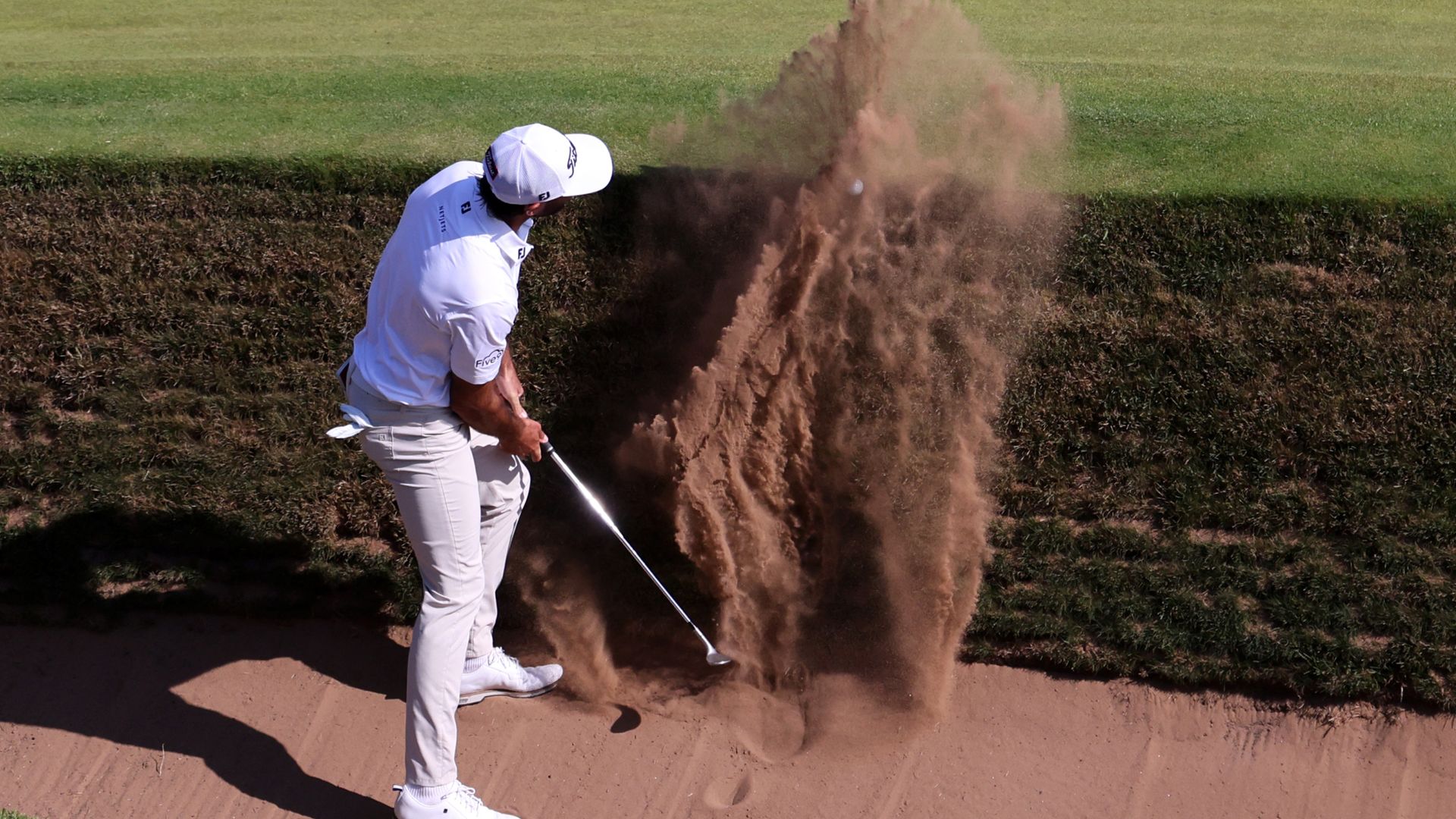 FREE STREAM: Players tackle iconic Postage Stamp at The Open LIVE!